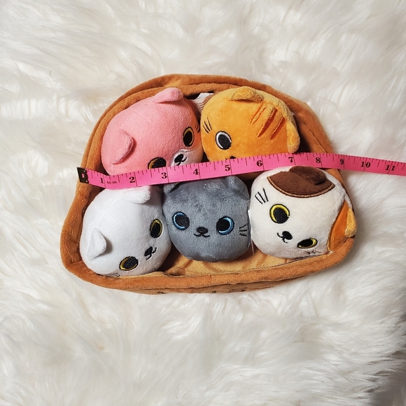 Basket of Cats Stuffed Animals - Picture 7 of 10